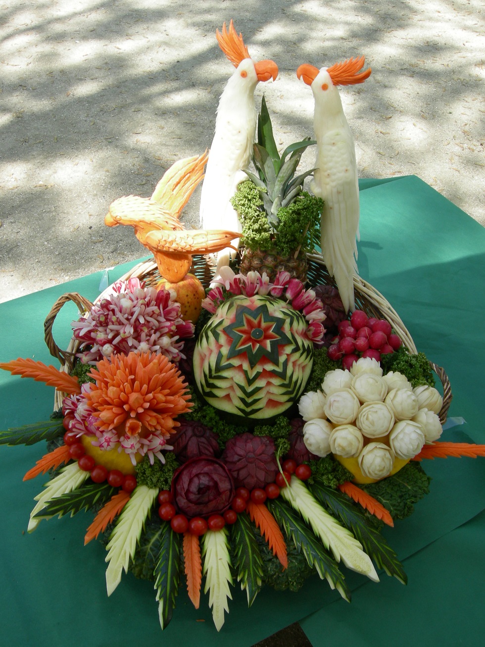 Sculpture sur fruits et légumes