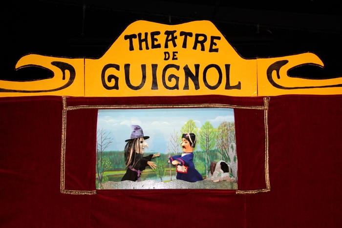 Guignol et les cadeaux de Noel